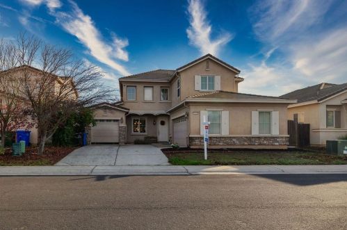 10133 Annie St, Elk Grove, CA 95757-4355