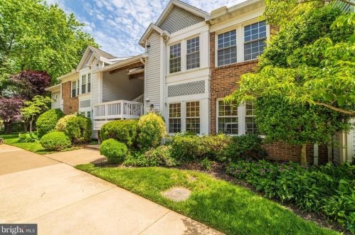 3350 Lakeside View Dr, Falls Church, VA 22041-2446