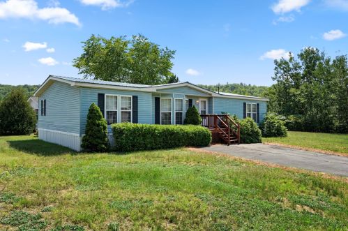 44 Scenic Dr, Belmont, NH 03220-4453