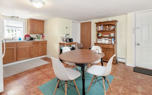 14 Beech St, Laconia, NH 03246-3734