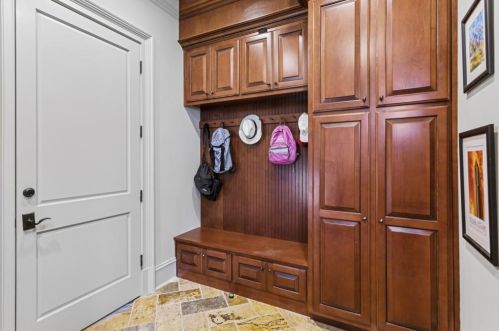 876 Berkshire Rd, Atlanta GA  30324-4930 exterior