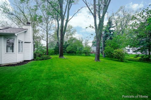 732 69th St, Willowbrook IL  60527-5353 exterior