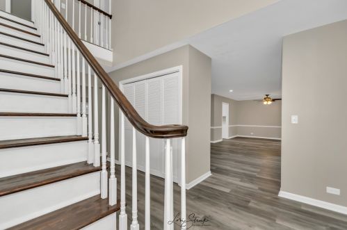 413 Orchard Ln, Sollitt, IL 60401-5005