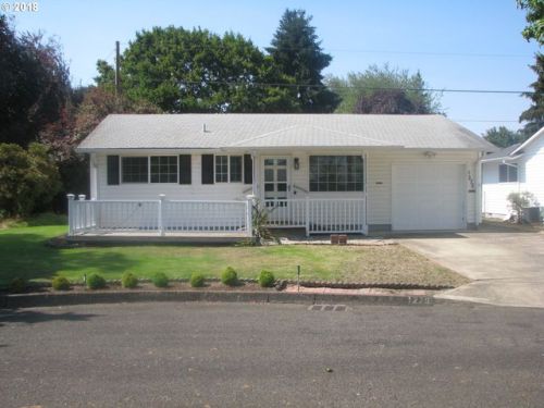 1275 Astor Way, Woodburn OR  97071-2628 exterior