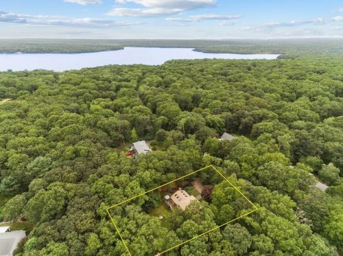 10 Watchaug Ln, Charlestown, RI 02813-3019