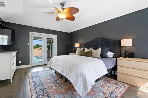 7305 Crofton Dr, Dallas TX  75231-4807 exterior