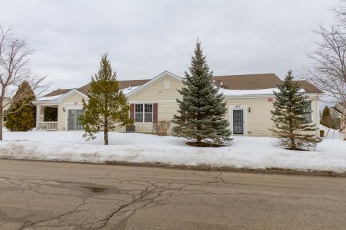 1617 Hannah Ln, Pingree Grove IL  60140-5416 exterior