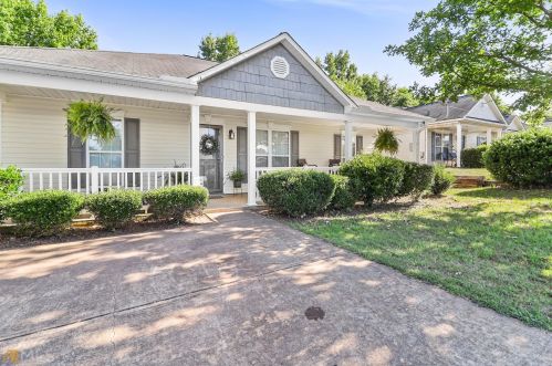 512 Northwoods Dr, Lagrange, GA 30241-6643