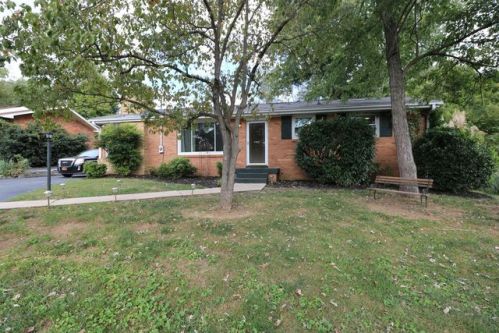 219 Bonnaridge Dr, Hermitage, TN 37076-1116