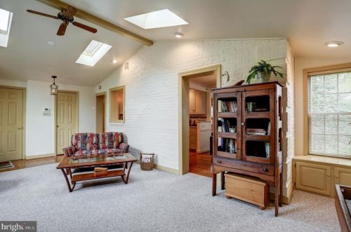 1321 Cheves Pl, Lancaster PA  17603-4943 exterior