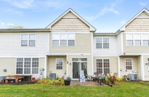 561 Pinebrook Dr, Lemont IL  60490-3173 exterior