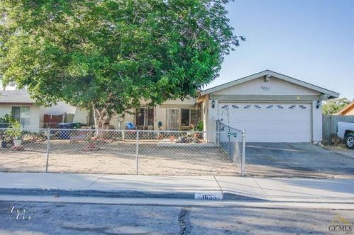 3635 Balmont St, Lancaster CA  93536-4949 exterior