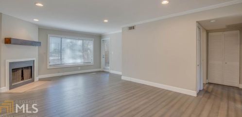 2 Finch Dr, Atlanta GA  30308-6502 exterior