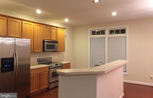 14407 Fowlers Mill Dr, Gainesville VA  20155-2878 exterior