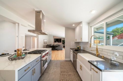 5005 Willow Wood Rd, Palos Verdes Estates, CA 90274-2429