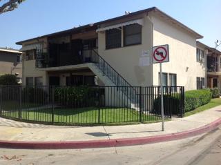 302 Bush St, Anaheim CA  92805-3120 exterior