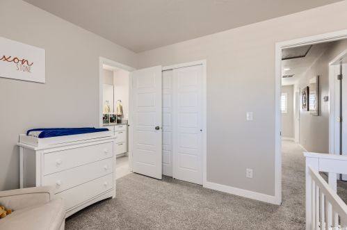 6544 Hvn Maple Dr, Taylorsville UT 84081-4162 exterior