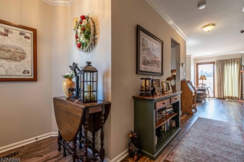 26 Hemlock Ct, Flemington, NJ 08822-3032