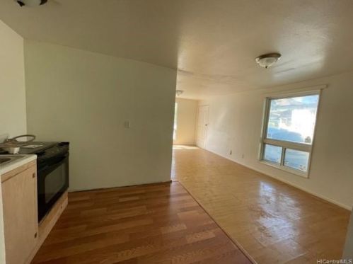 2920 Kalihi St, Honolulu HI  96819-3018 exterior