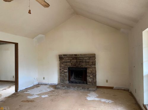 460 Burg Rd, Locust Grove, GA 30248-4001