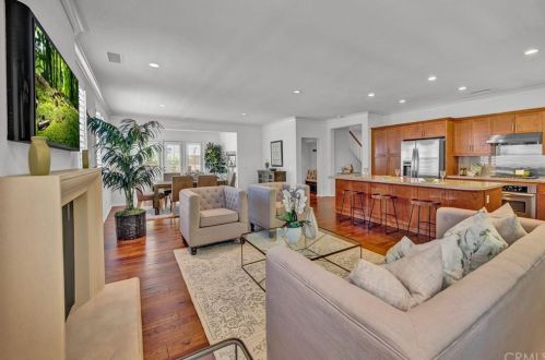 328 Bronze, Irvine CA  92618-1510 exterior