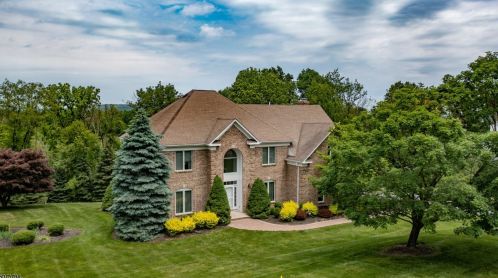 13 Quail Ridge Dr, Flemington, NJ 08822-5547