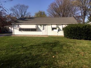 1017 Jackson St, Batavia, IL 60510-3033