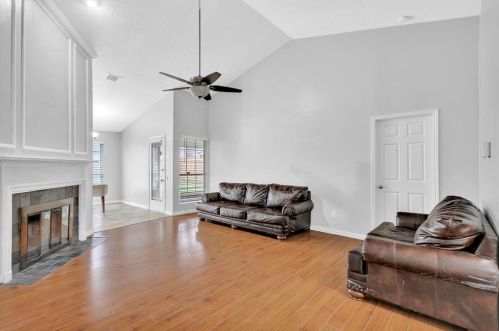 2533 Creekwood Ln, Fort Worth TX  76123-1111 exterior