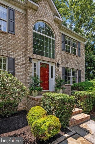 47 Snellings Ct, Severna Park, MD 21146-4827