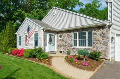 8 Ellen Rd, Farmington, CT 06032-3010