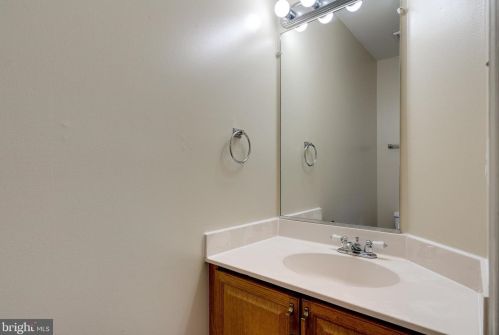 8725 Stone Hill Pl, Springfield VA  22153-1718 exterior