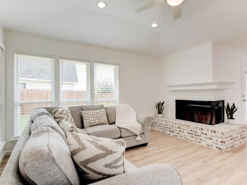 2923 Allister St, Dallas TX  75229-2460 exterior