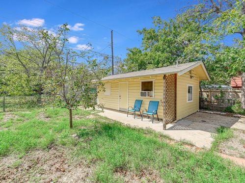 6107 Felix Ave, Austin, TX 78741-3309