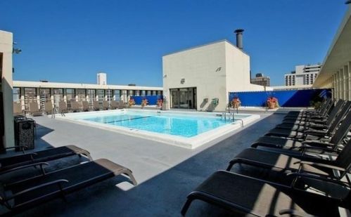 1 Scott St, Chicago IL  60610-2309 exterior