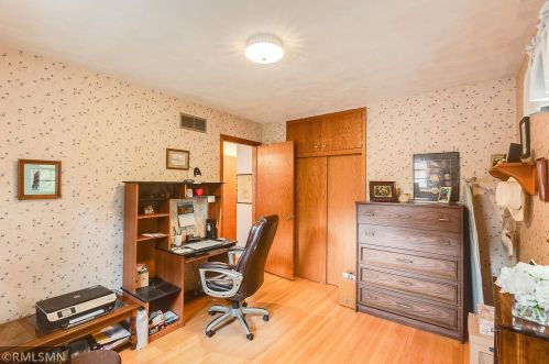 385 3rd Ave, Saint Paul MN  55112-7844 exterior