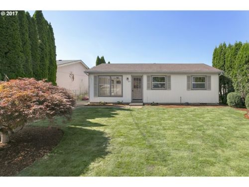 335 Harrison St, Interlachen, OR 97024-3745