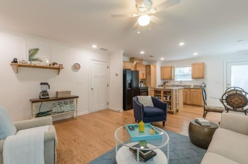 1648 Beacon Hill Blvd, Atlanta GA  30329-2556 exterior