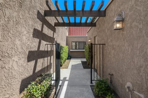 78910 Montego Bay Cir, Indio, CA 92203-1572