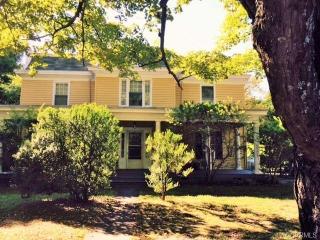 706 Center St, Ashland, VA 23005-2009