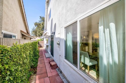 15192 Touraine Way, Irvine CA  92604-3150 exterior