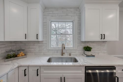 170 Huntcliff Pt, Atlanta GA  30350-1601 exterior