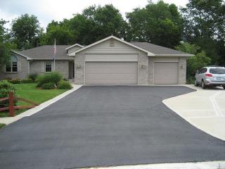 508 Retta Ct, Winnebago, IL 61088-9694