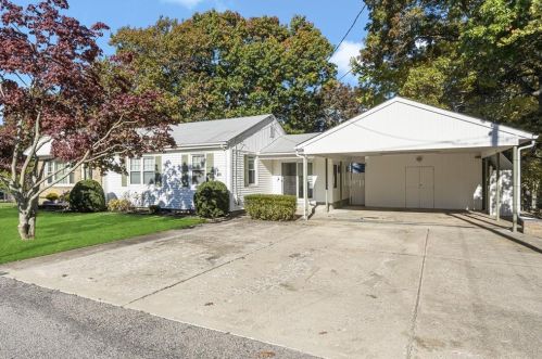 39 Steere Dr, Providence, RI 02919-2927