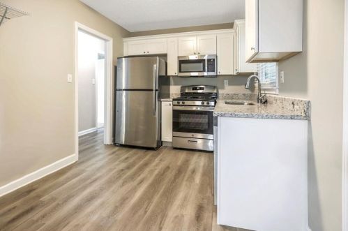 2895 Horse Shoe Dr, Atlanta GA  30316-4230 exterior
