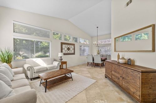 6528 Blackwood St, Riverside CA  92506-6240 exterior