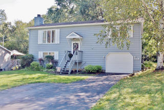 2409 Ridge Rd, Trout Valley, IL 60013-1307