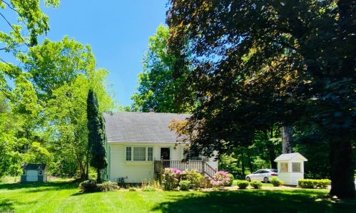 41 Drakesdale Rd, Roxbury Township, NJ 07836-9703