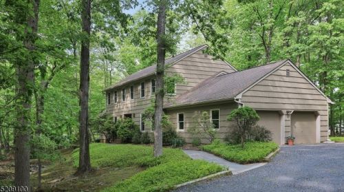 8 Grouse Rd, Warren, NJ 07059-6806