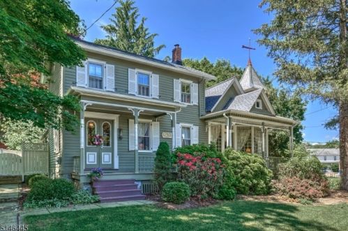 47 Main St, Califon, NJ 07830-4309