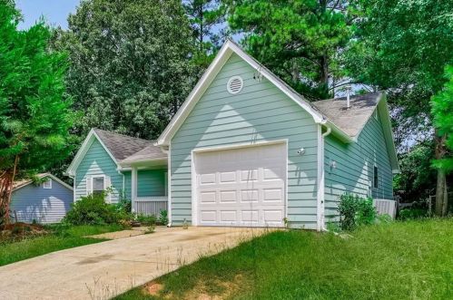 1135 Flat Shoals Rd, Atlanta GA  30349-6413 exterior